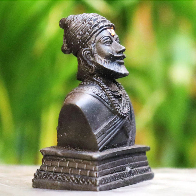 US DZIRE ™ 905  Shri Chhatrapati Shivaji Maharaj Golden Idol Statue for Car Dashboard,Home Decor Decorative Showpiece 8.5 cm  (Polyresin, Gold, Black)