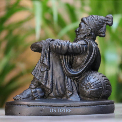 US DZIRE ™ 902 Shri Chhatrapati Shivaji Maharaj Golden Idol Statue for Car Dashboard,Home Decor Decorative Showpiece 8.5 cm  (Polyresin, Gold, Black)